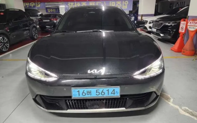 수원중고자동차직거래 EV6 롱레인지 매물 사진 19 - 2022/09 101,892km